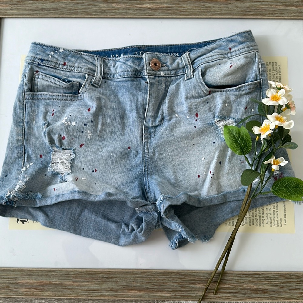 Mid rise shortie with blue, red and white design. Perfect for 4th of July.